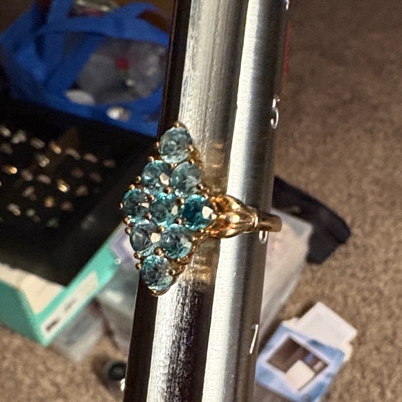 Vintage Blue Zircon Cluster Ring In 10K Solid Yellow Gold - Picture 3 of 8